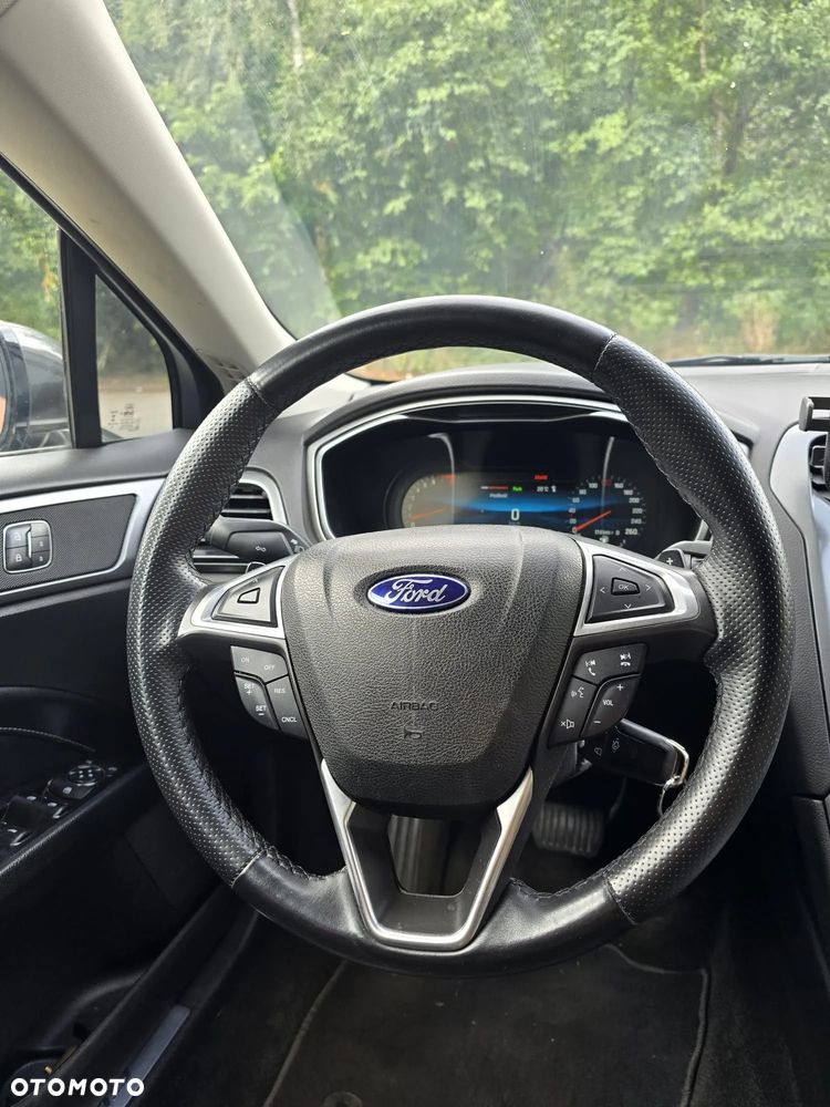 Ford Fusion 2.0 EcoBoost Titanium - 19