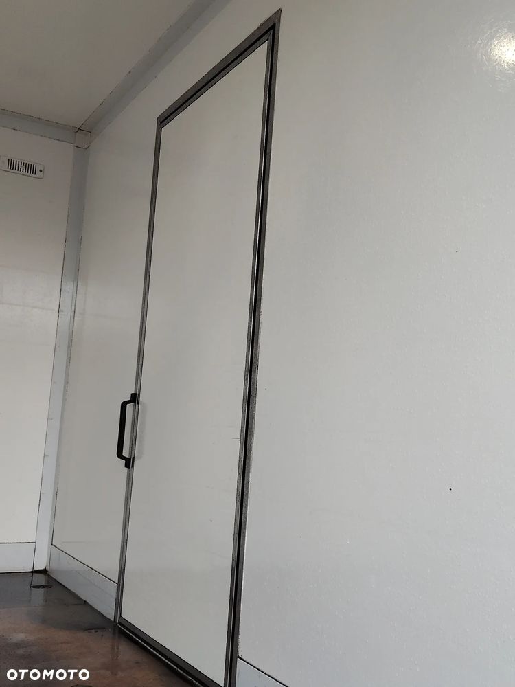 Mercedes-Benz Sprinter - 13