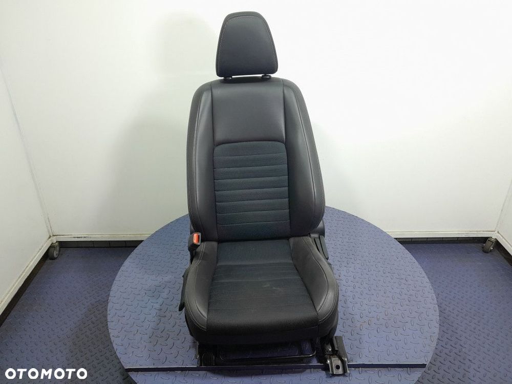 LEXUS IS III XE30 LIFT 16-20 FOTEL KIEROWCY PRZÓD LEWY PÓŁSKÓRA EU - 1