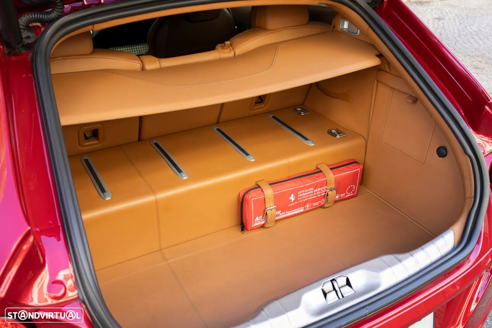 Ferrari FF 6.3 V12 - 35