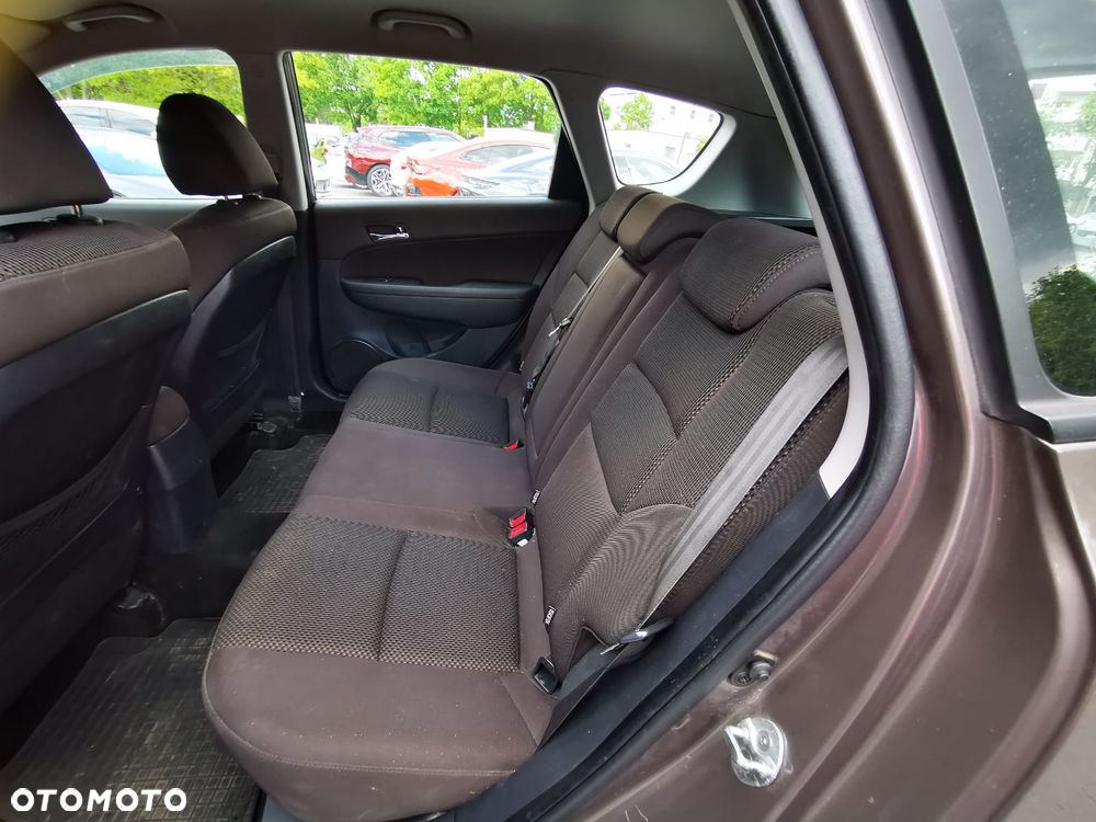 Hyundai i30 1.6 Comfort EU5 - 10