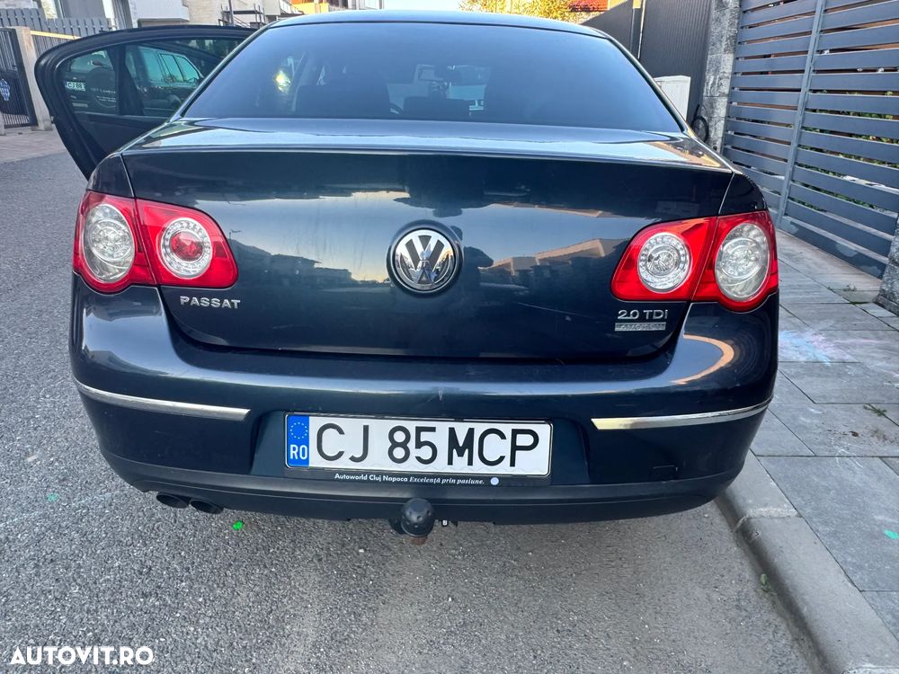 Volkswagen Passat 2.0TDI Highline DPF 4Motion - 9