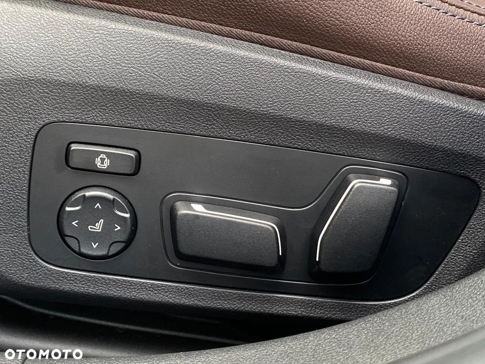 BMW Seria 3 330d xDrive mHEV sport - 24