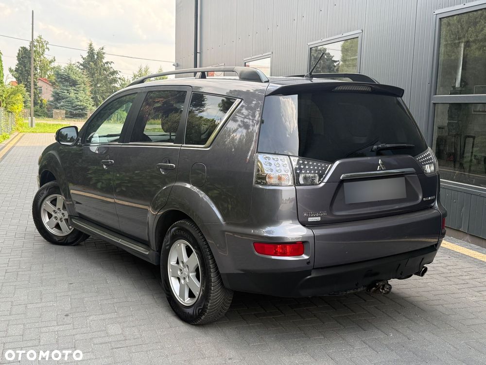 Mitsubishi Outlander 2.0 2WD CVT Invite - 10