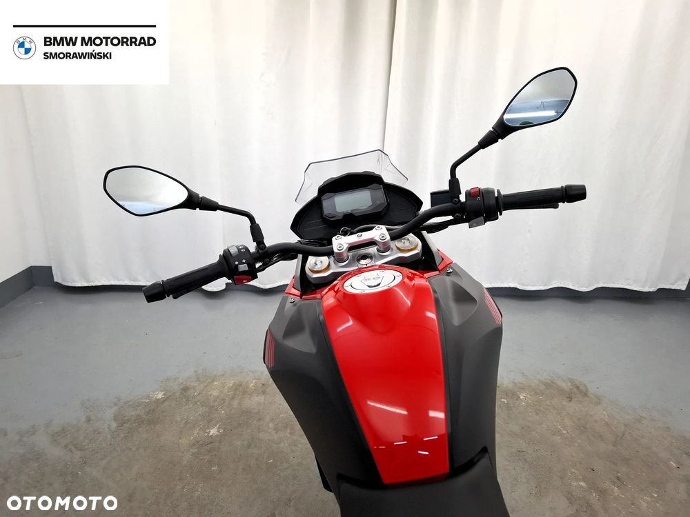 BMW G - 9