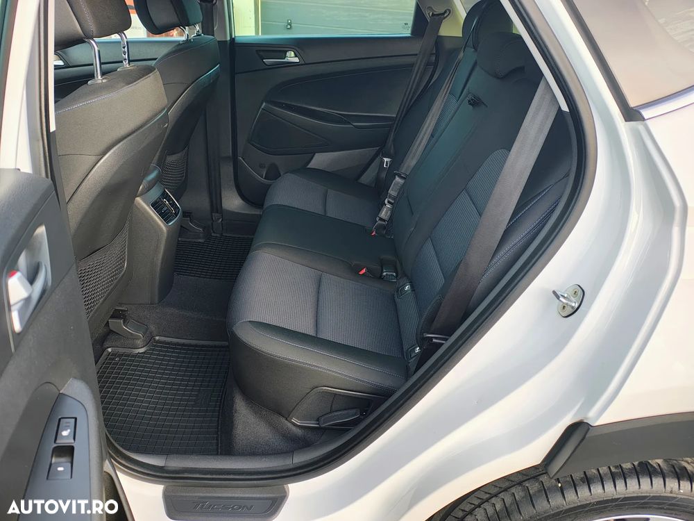 Hyundai Tucson blue 1.7 CRDi 2WD DCT Premium - 33