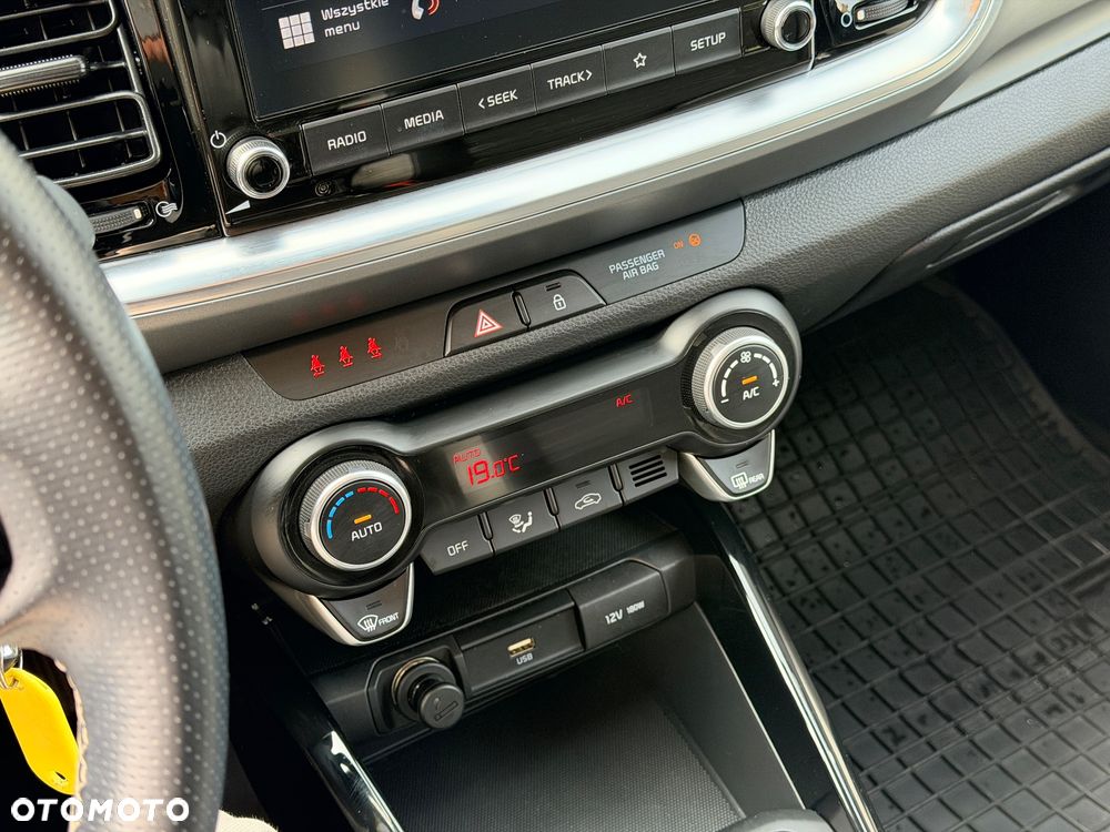 Kia Stonic 1.2 L - 17