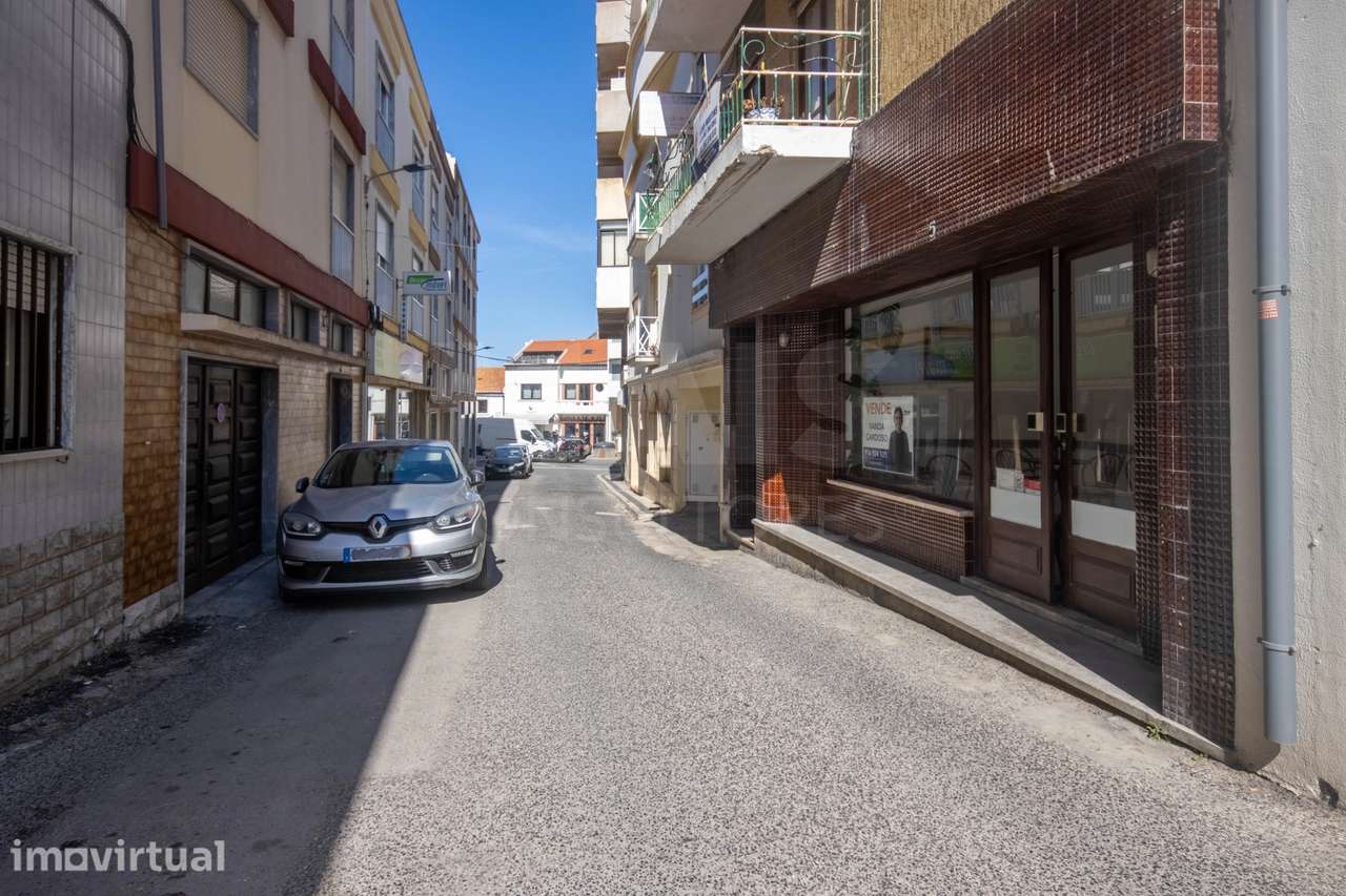 Prédio no Centro de Peniche! - Grande imagem: 2/50