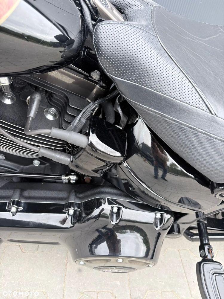 Harley-Davidson Softail Breakout - 13