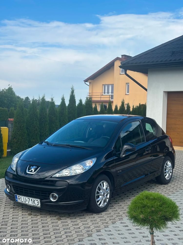 Peugeot 207 - 1