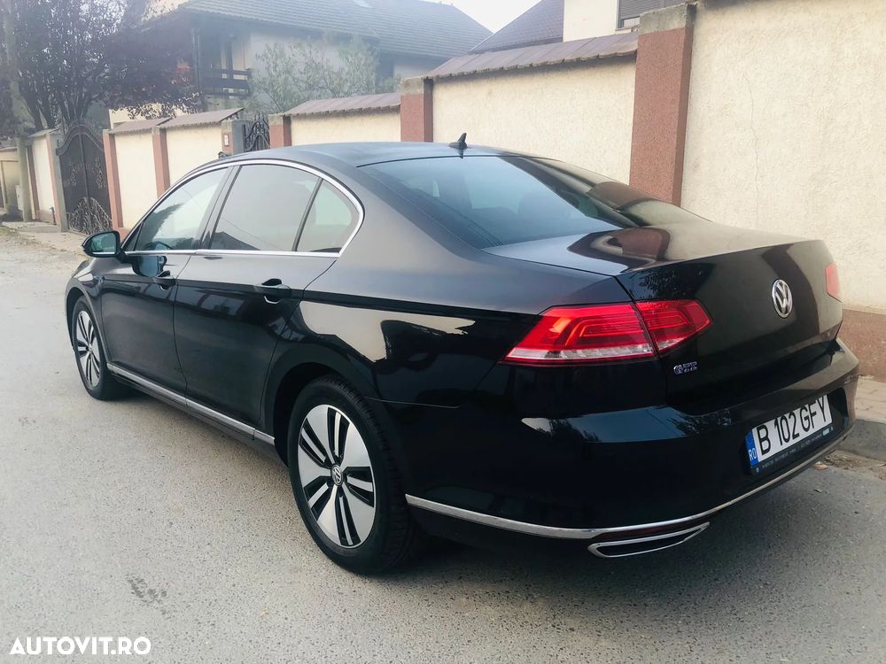 Volkswagen Passat - 9