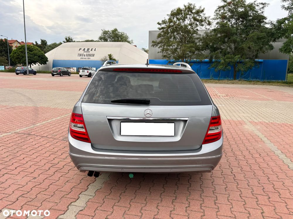 Mercedes-Benz Klasa C 180 CGI BlueEff Avantgarde - 5