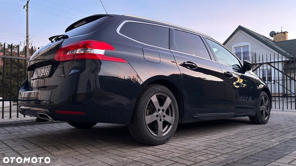 Peugeot 308 PureTech 130 GPF EAT8 Stop & Start Active Business-Paket - 2