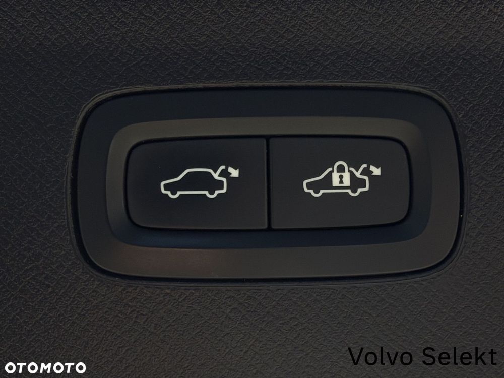 Volvo XC 90 - 30