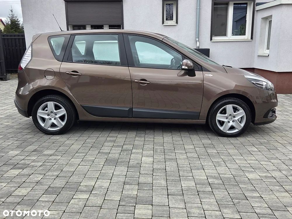 Renault Scenic 1.6 16V TomTom Edition - 2