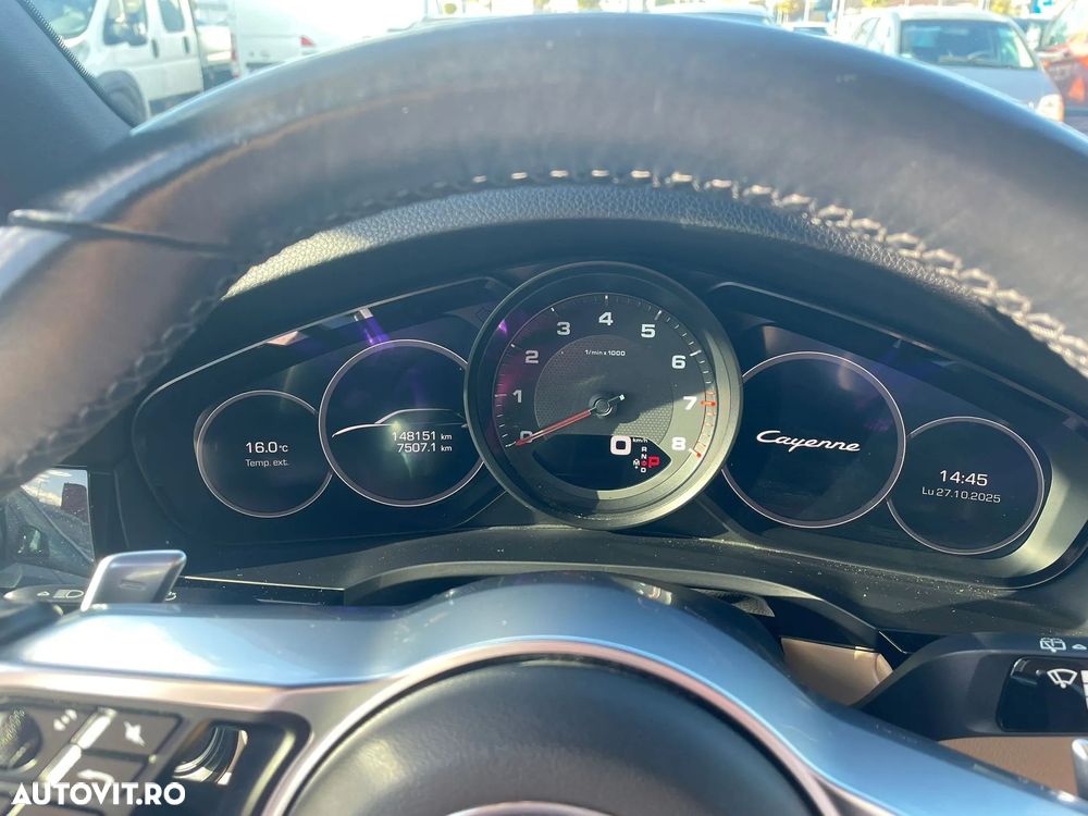 Porsche Cayenne - 5