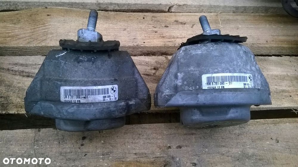 BMW E60 2.2 .5 3.0i PODUSZKA SILNIKA PRAWA 6761089 - 1