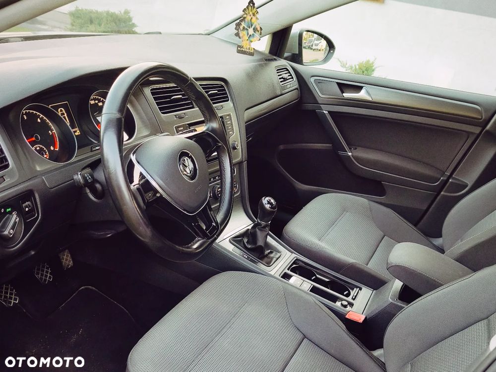 Volkswagen Golf - 8