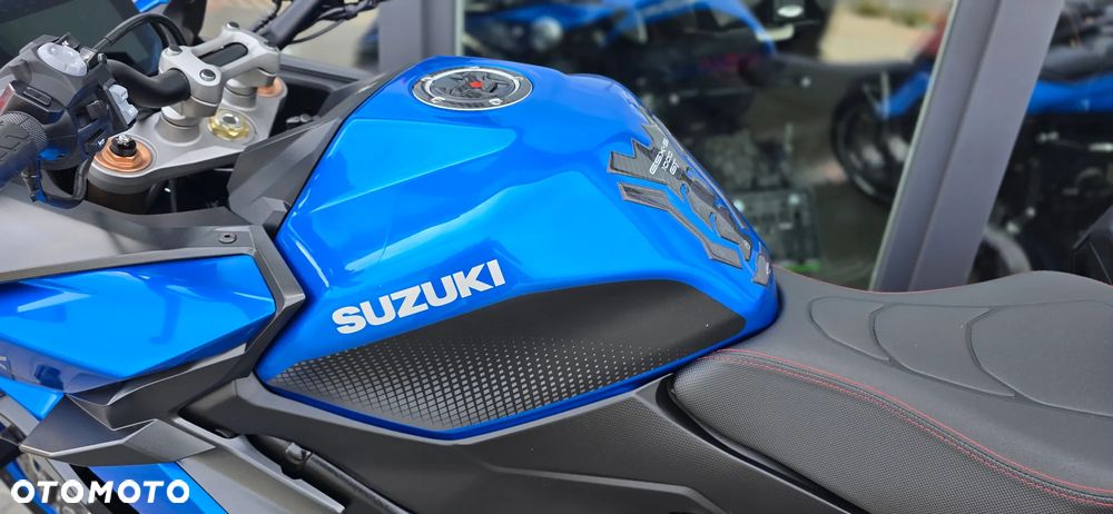 Suzuki GSX - 34