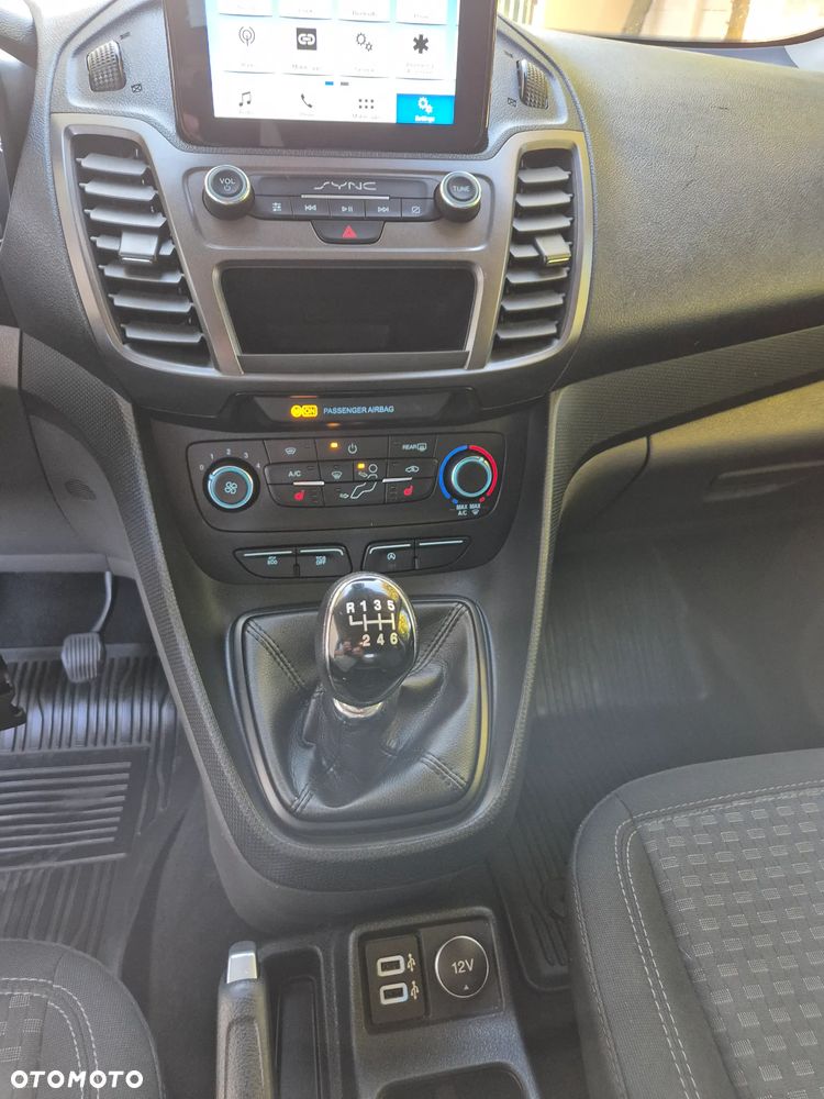 Ford Transit Connect - 11