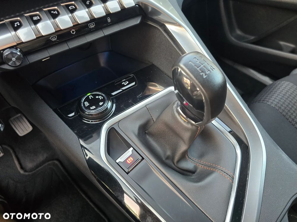 Peugeot 3008 1.6 BlueHDi Allure S&S - 17