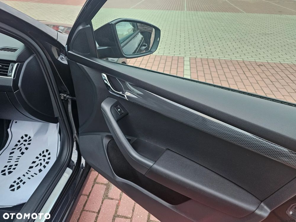 Skoda Octavia 2.0 TSI RS DSG - 19