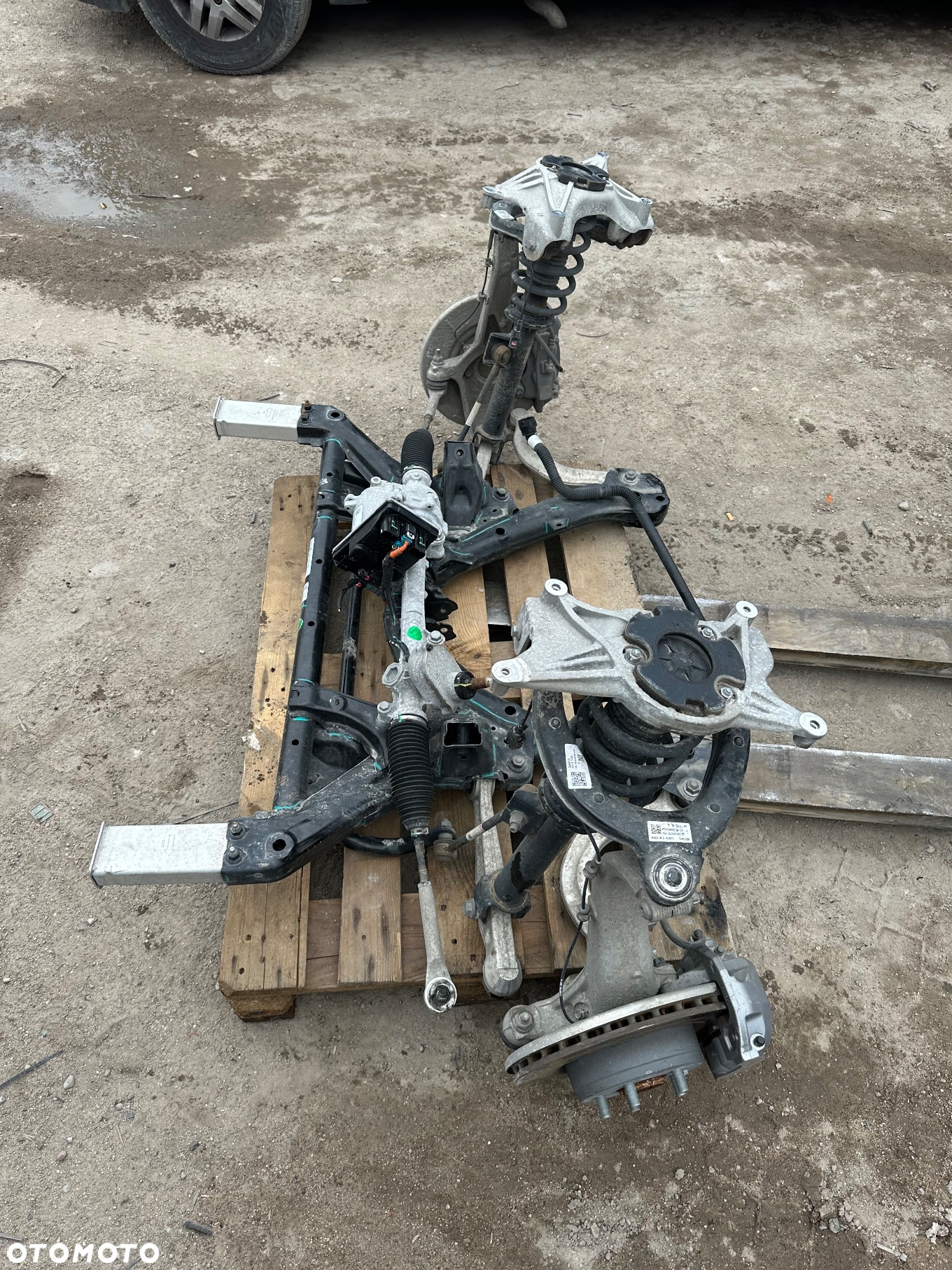 WÓZEK SANKI PRZEDNIE Z ZAWIESZENIEM TESLA MODEL Y/3. 1044531-01-B. - 2