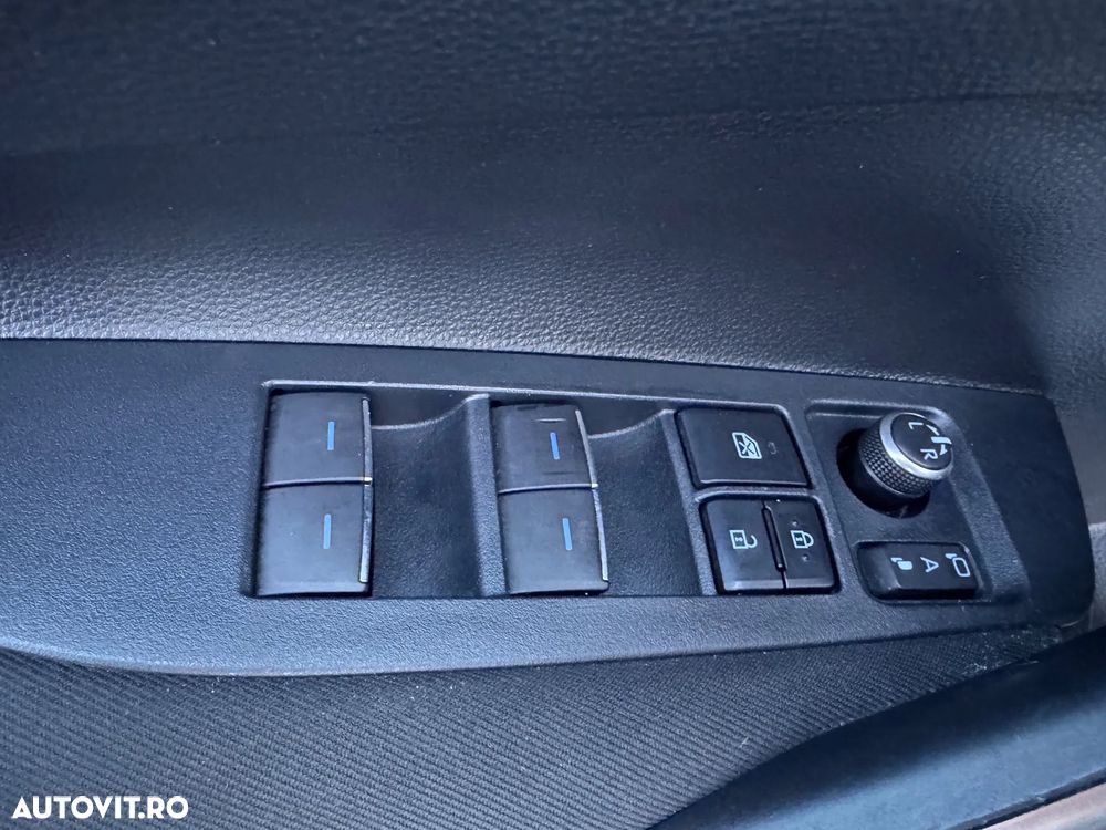 Toyota Corolla 1.8 HSD Active - 25