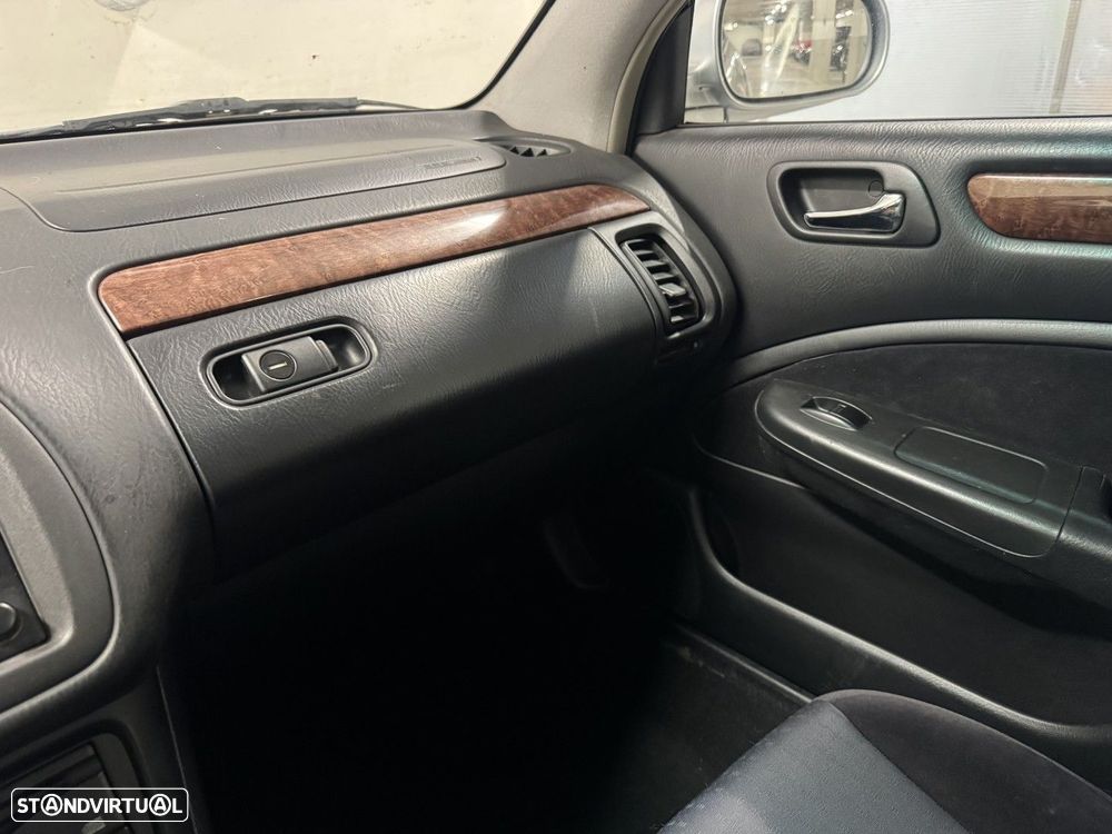 Honda Accord 1.6 LS - 13