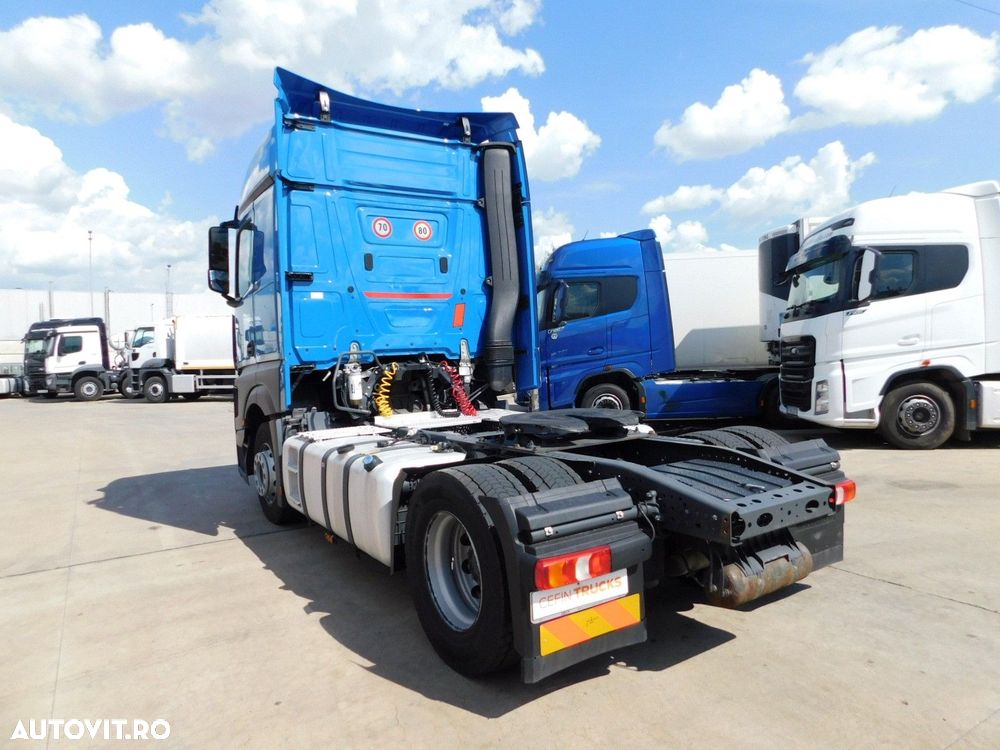 Mercedes-Benz Actros - 4