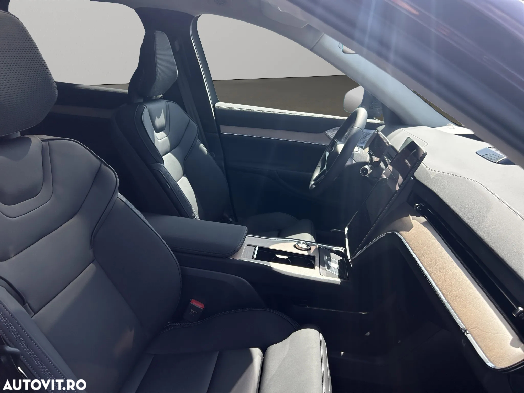 Volvo EX90 - 22