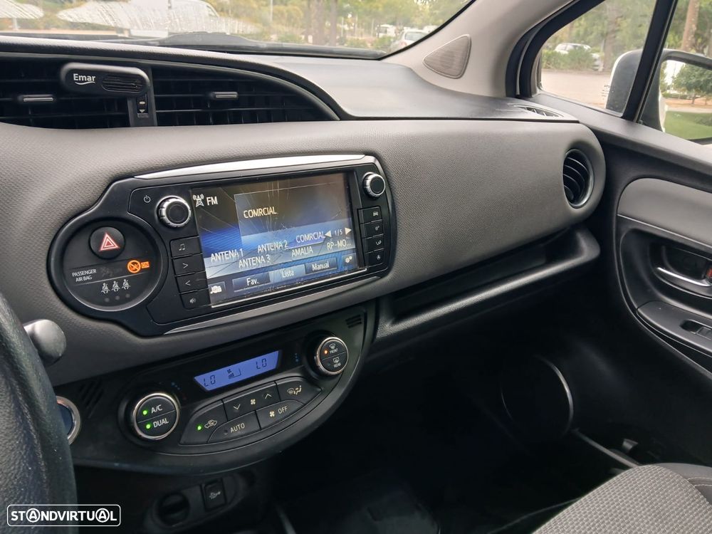 Toyota Yaris 1.5 HSD Comfort+P.Techno - 12