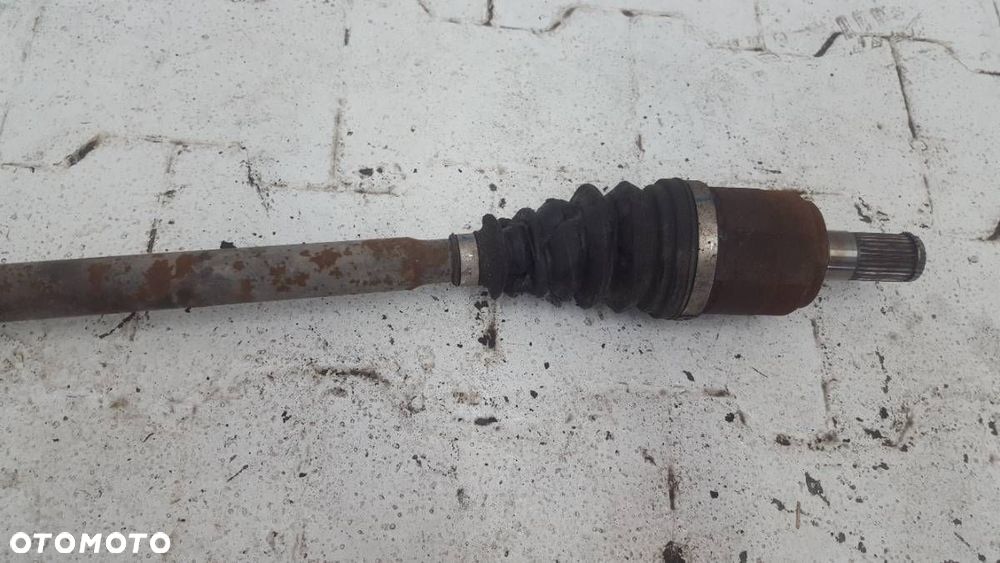 PÓŁOŚ PRAWA HYUNDAI ELANTRA VII 1.6 B AUTOMAT - 4