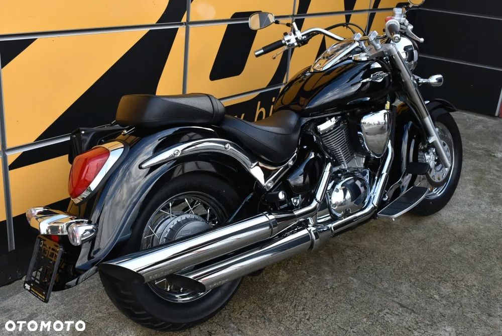 Suzuki Intruder - 3