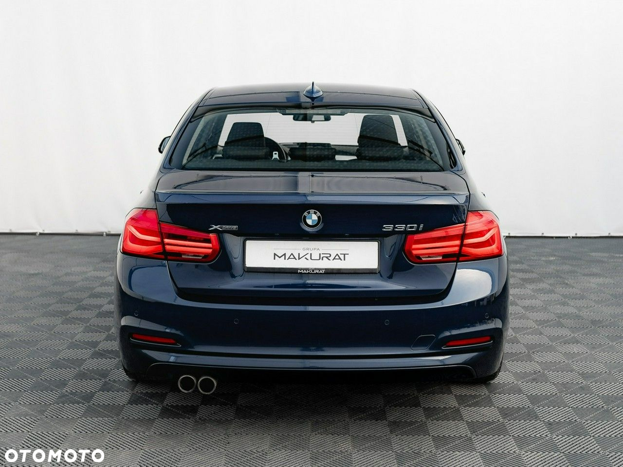 BMW Seria 3 330i xDrive Advantage - 11