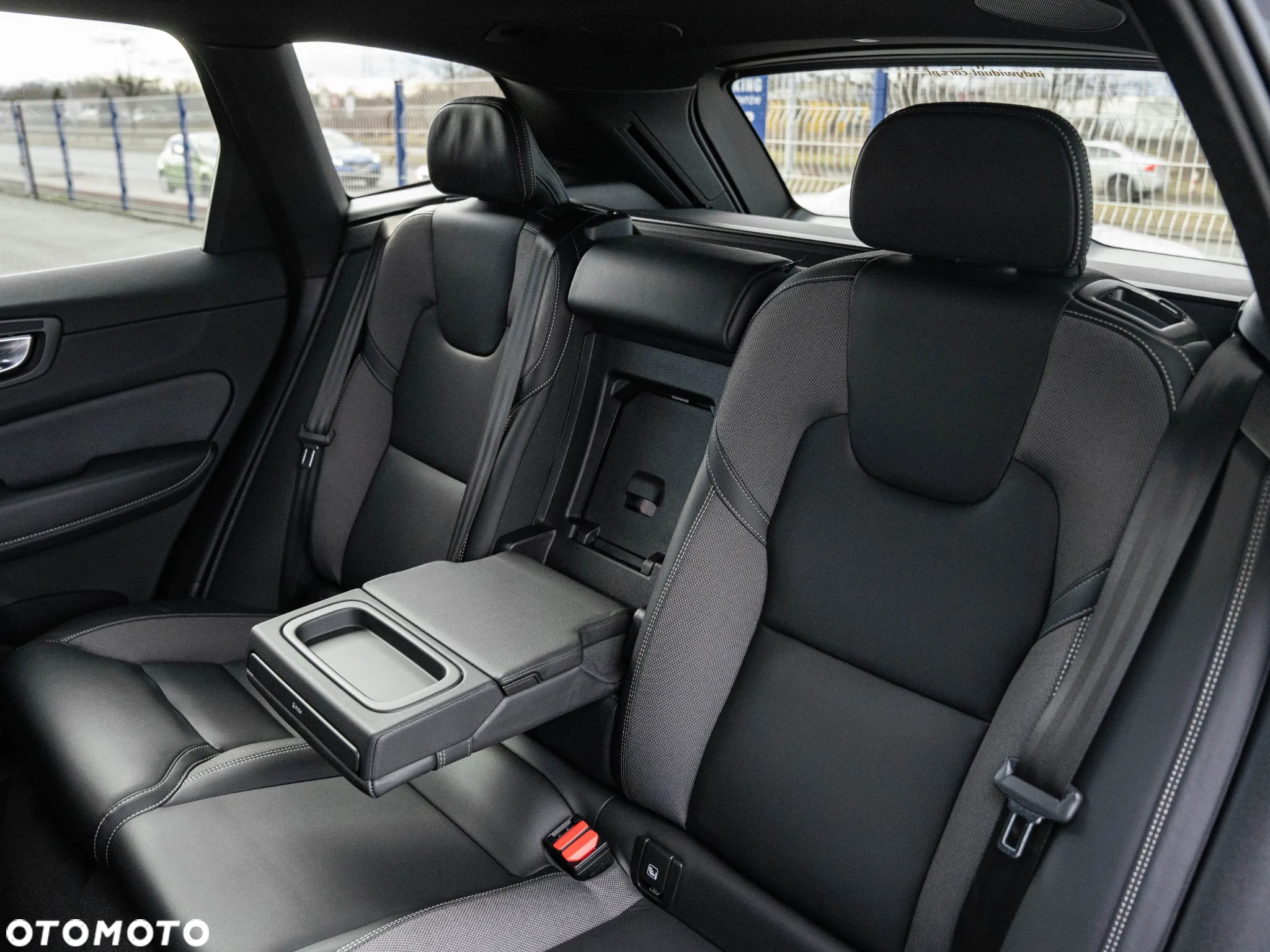 Volvo XC 60 B4 D AWD Ultimate Dark - 30