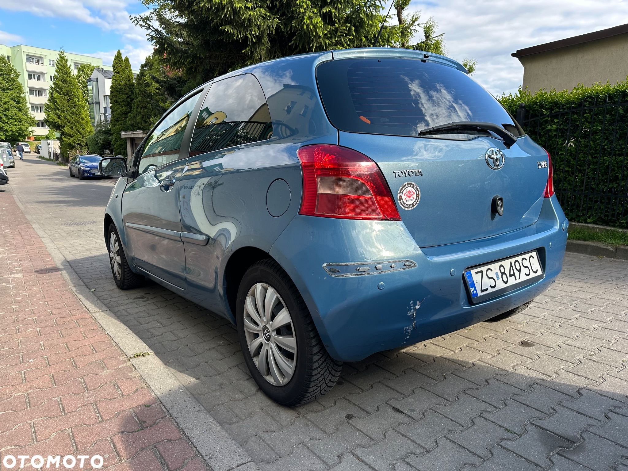 Toyota Yaris 1.3 - 4