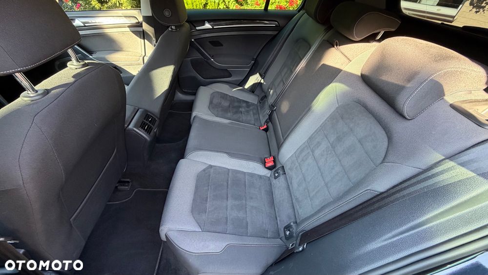 Volkswagen Golf 1.6 TDI BlueMotion Technology DSG Comfortline - 23
