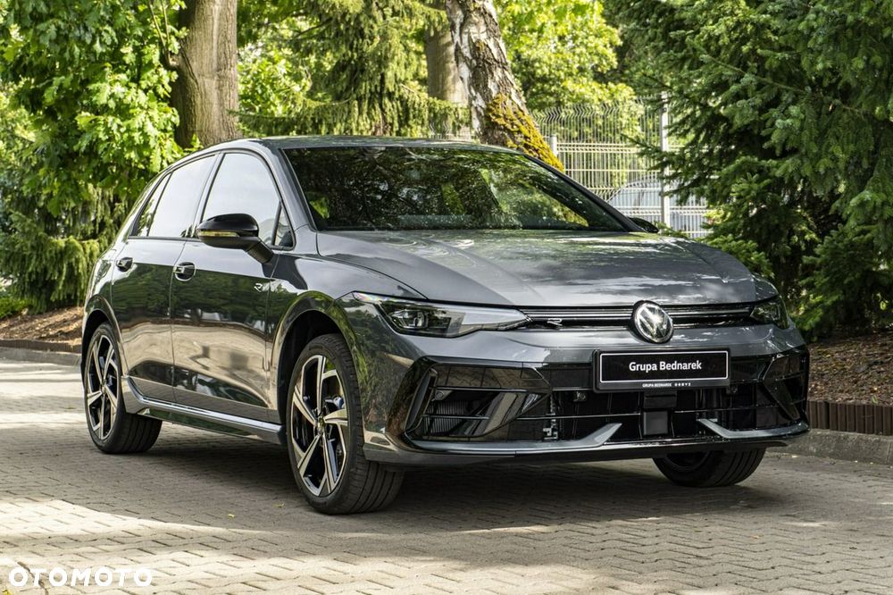 Volkswagen Golf - 10