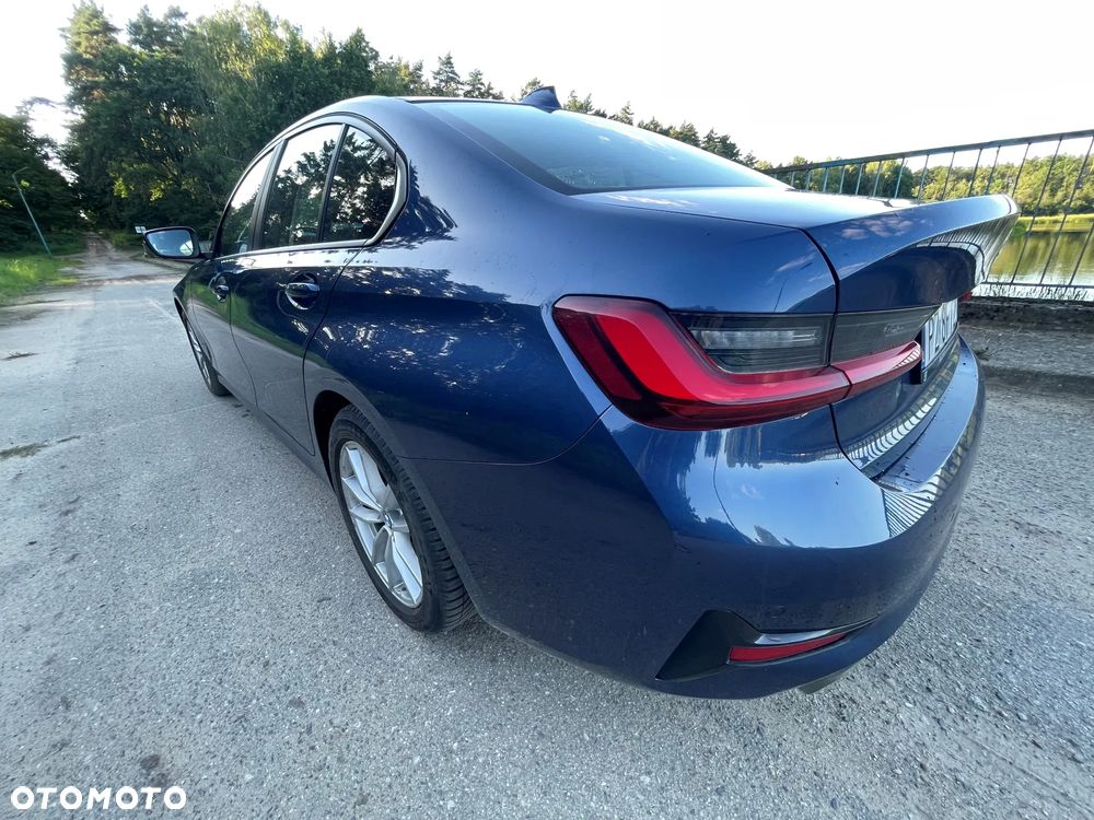 BMW Seria 3 318i Advantage - 10