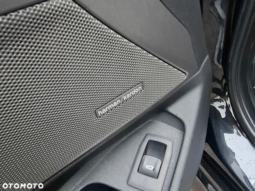 BMW Seria 3 330i - 10