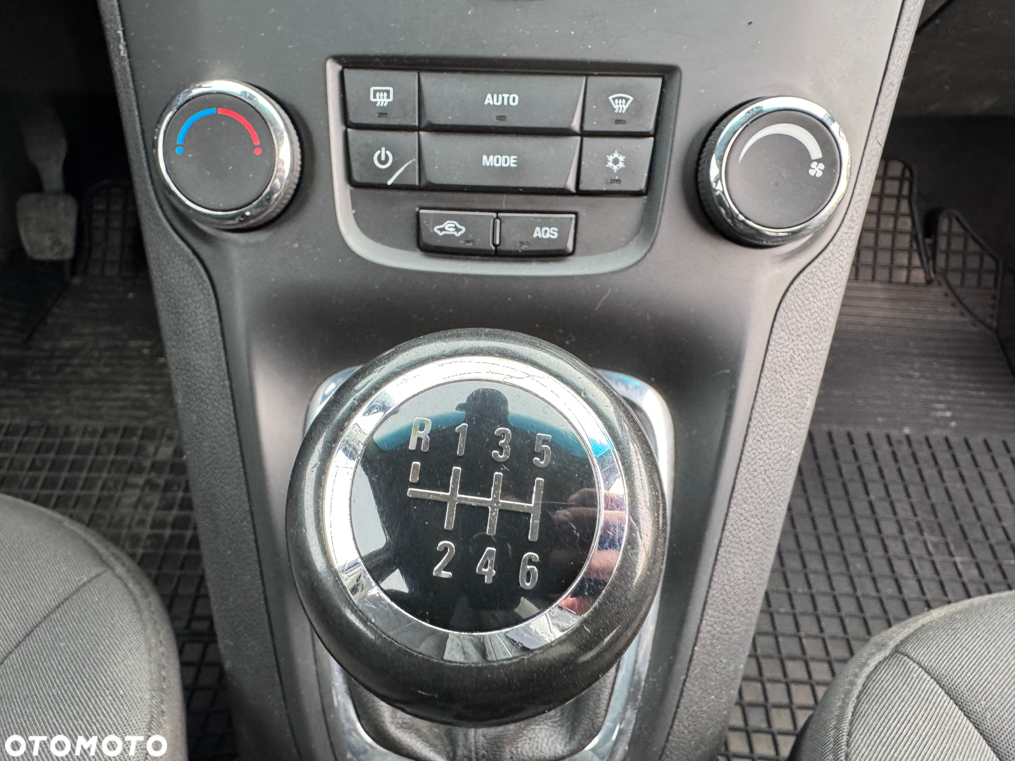 Chevrolet Orlando - 25