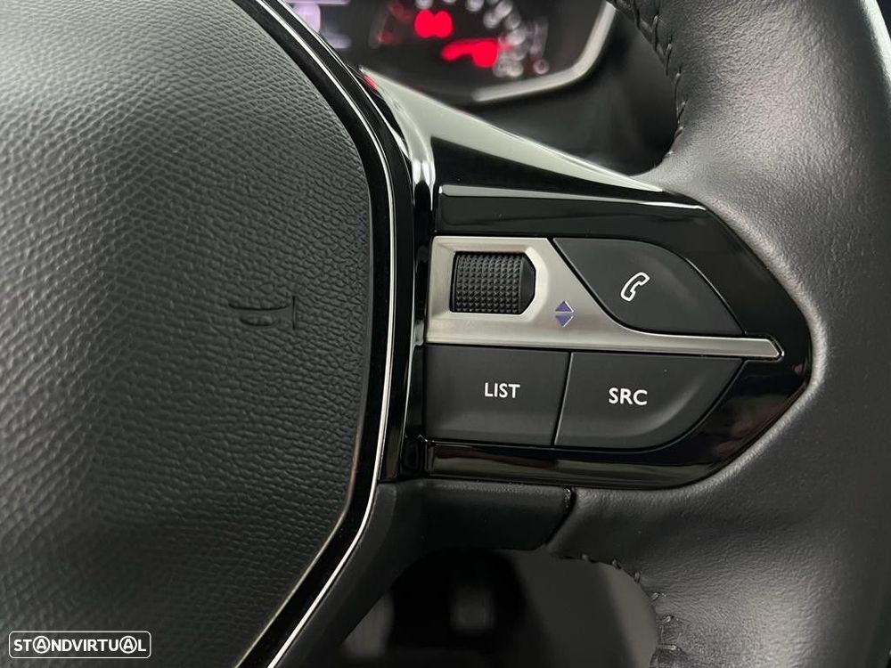 Peugeot 208 1.2 PureTech Allure - 19