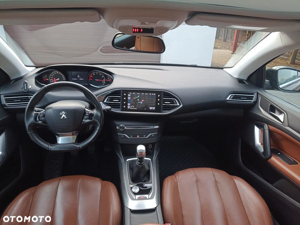 Peugeot 308 1.6 THP Allure - 17