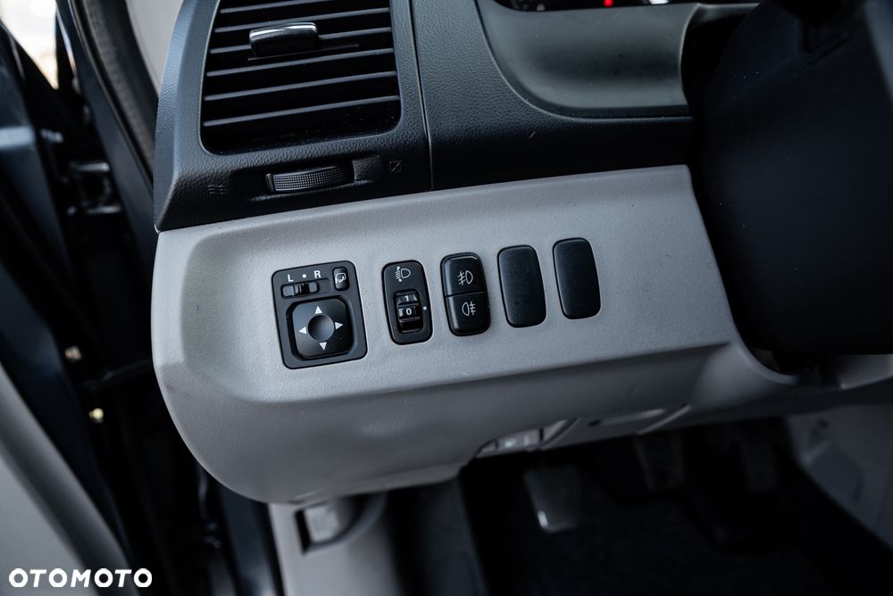 Mitsubishi Grandis 2.4 Invite - 27