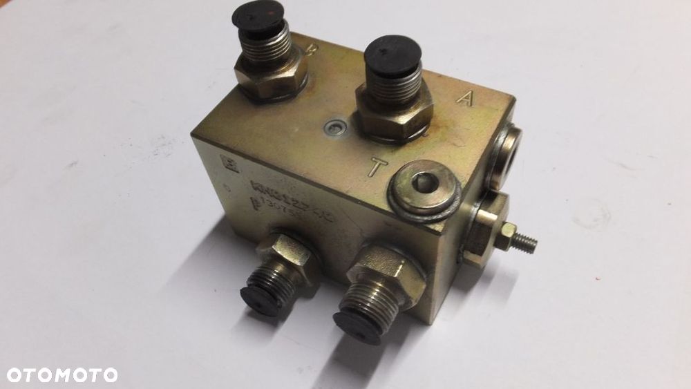 Kostka hydrauliczna pługa Kverneland  KK012740R, KN012740 - 2