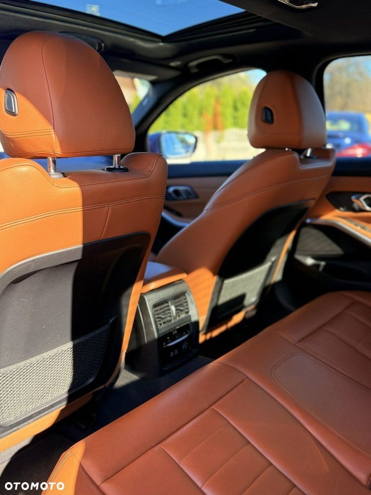BMW Seria 3 330i xDrive - 40