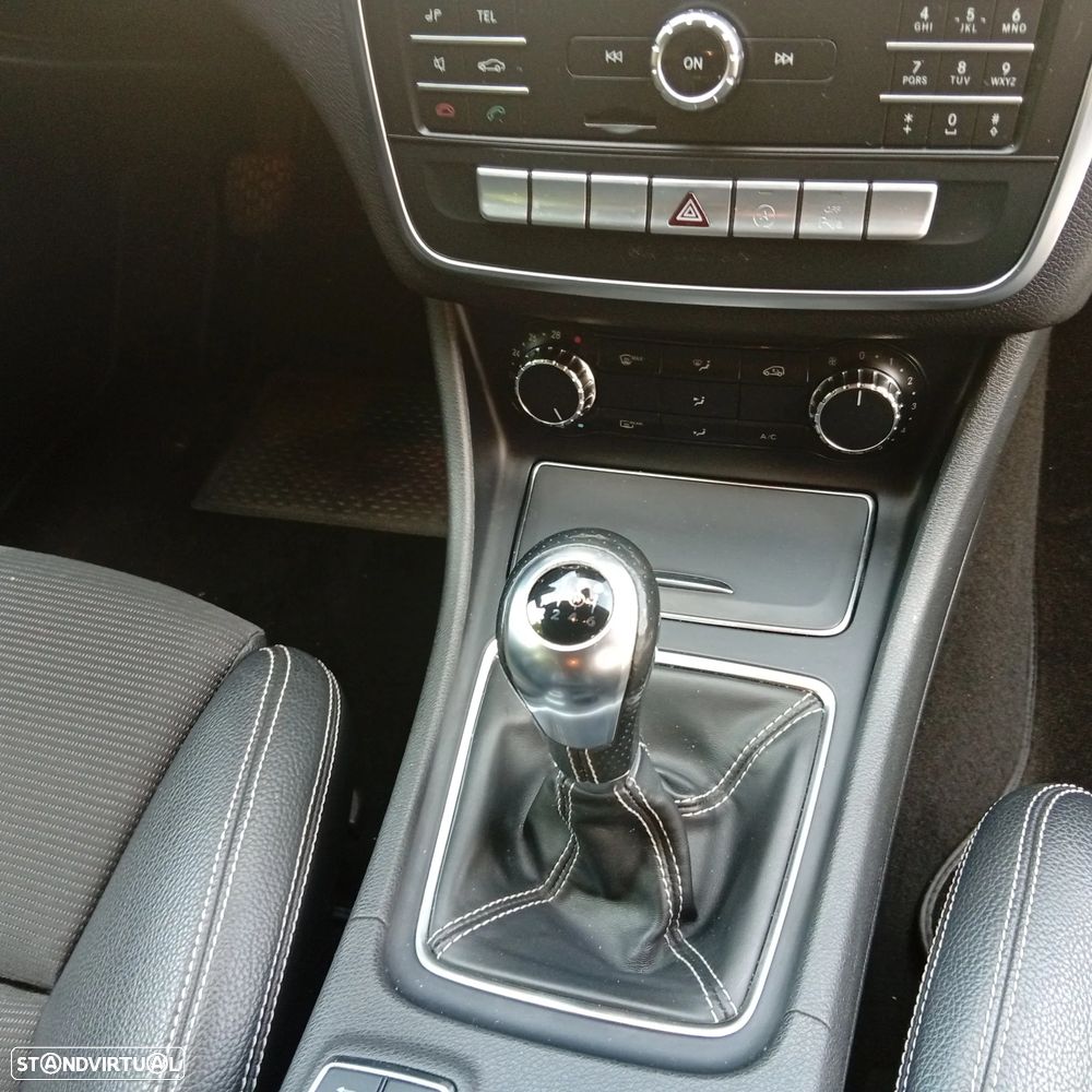 Mercedes-Benz CLA 180 d Shooting Brake Urban - 7