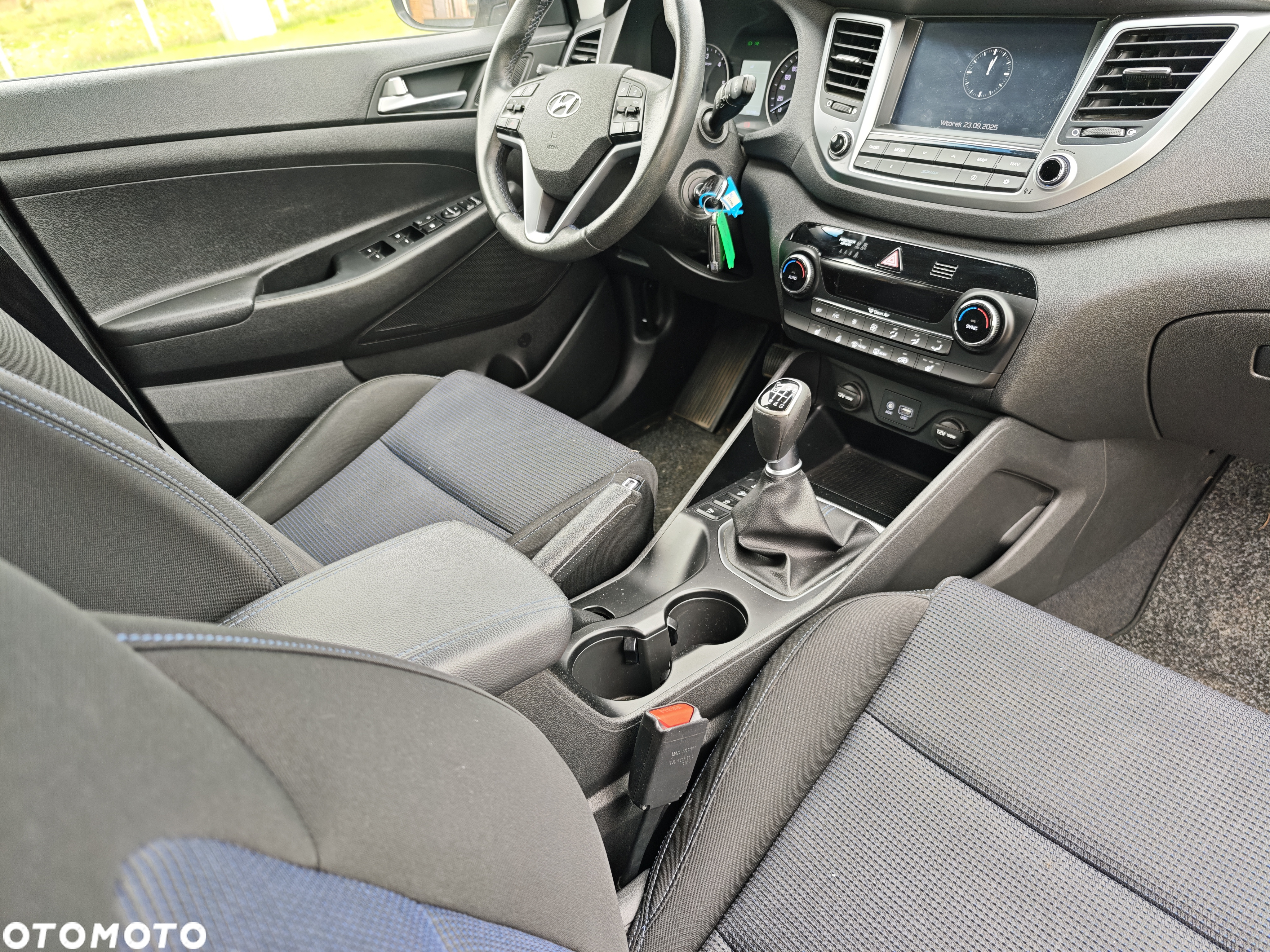 Hyundai Tucson blue 1.7 CRDi 2WD Style - 19