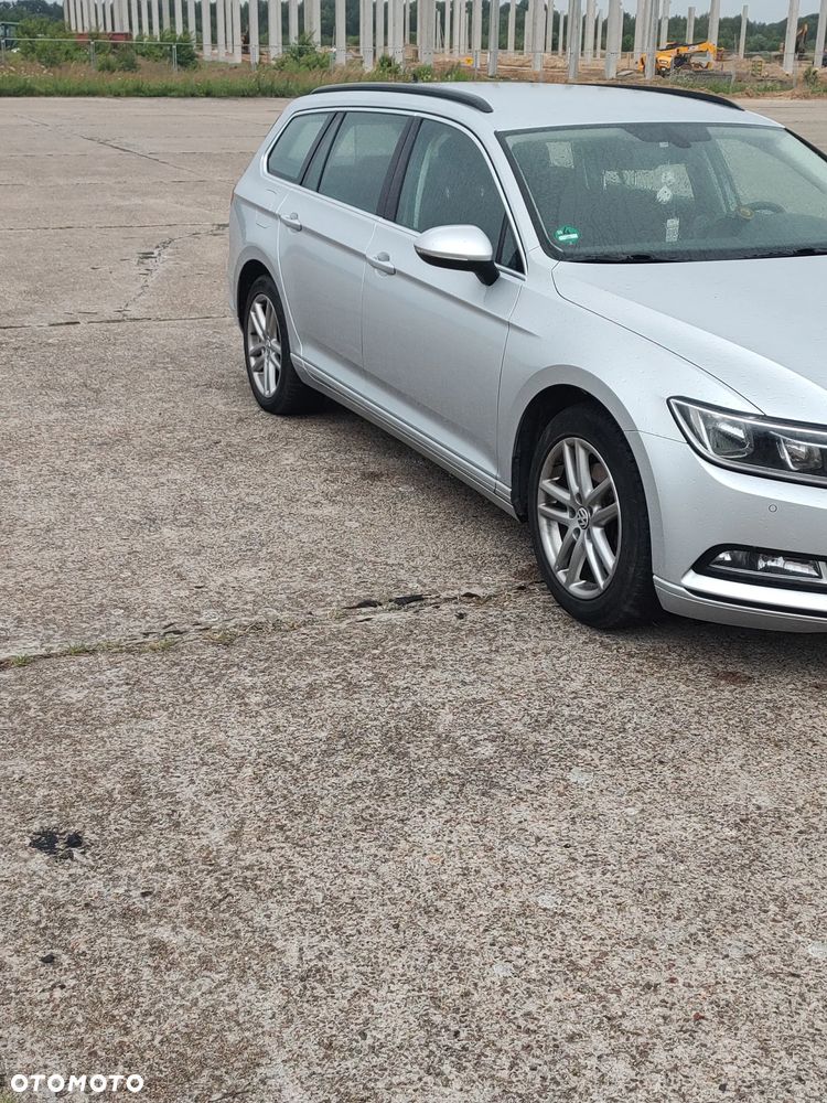 Volkswagen Passat 2.0 TDI SCR DSG Comfortline - 11